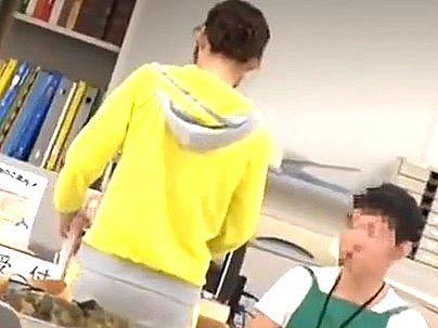 ＜潮吹き！＞スタイル抜群巨乳オッパイの女子！図書館で痴漢行為でヤラレマクリになっちゃうゾ！！