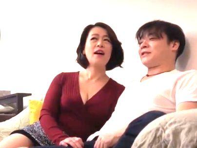 ＜人妻熟女！＞「チンポほしいの…♡」巨乳おっぱい美魔女！飲み屋でゲットなし崩し的エロ行為に！
