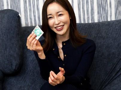 ≪人妻≫【不倫】年の割にはいい体の奥さん人妻が若い男と浮気セックスしちゃうぞｗｗｗｗｗ