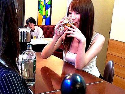 ＜美人ママ！＞イケイケの可愛らしいスレンダー巨乳おっぱいスタッフ！エロ行為バレないようにしちゃう！