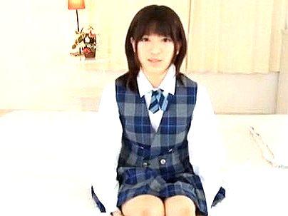 ＜美少女中出し！＞清楚な感じの可愛すぎ女将がオジサンチンポでザーメン中出しにｗｗｗｗ