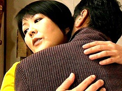 ＜ヘンリー塚本！＞エロい体のおっぱいの義母！酔っ払って禁断エロ行為になるぞ！