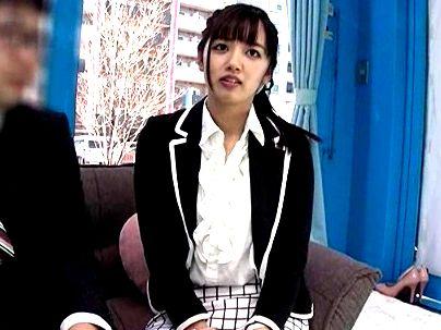 ＜素人企画！＞「え、ここでなにするんですか？」清楚系上品な感じのアラサーOL！上司と相互オナニーに興奮してしまい・・