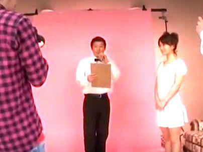 ＜小島みなみ！＞「クソエッロイ！」ハイレグ着て撮影しちゃう巨乳おっぱい美女！エロ行為に発展シチャウゾ！