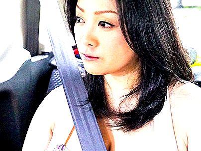 ＜超乳美魔女！＞豊満ムチムチエロい体爆乳オッパイ元アイドル芸能人！刑務所でPセックスしちゃうぞ！