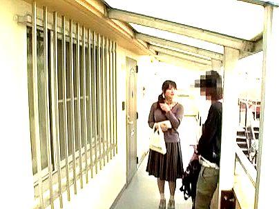 ＜団地人妻！＞「こんにちは…♡」性欲高まり我慢限界の奥さん！若い男子と禁断エロ行為になるぞ！