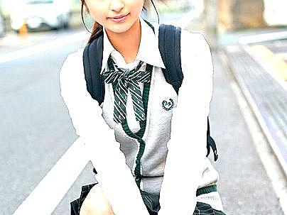 ＜素人ナンパ！＞マジで芸能人暮らしのシロウト制服美少女！ディルドオナニーもだえるゾ！