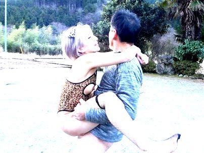 ＜野外露出！＞「凄いの…♡」滅茶苦茶カワイ子ちゃんギャル！野外でガチパコｓｅｘシチャウゾ！