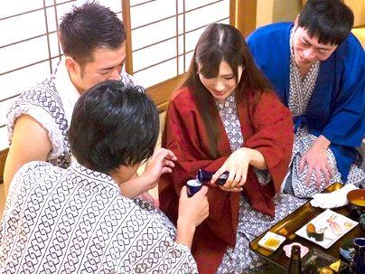 ＜人妻NTR！＞おっぱいエロしこなおくさんヒトヅマがお酒で３Pセクロスに持ち込まれる！！
