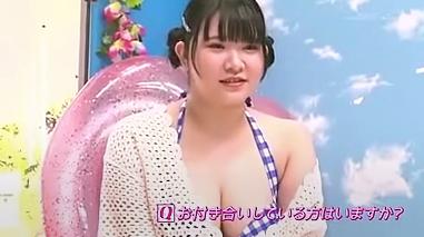 スイムウェア美女を海辺で誘い、透けた乳首タッチ、素股マッサージ。マジックミラー。