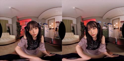 淫らな女の子が多くのキスを受けながら楽しんでいる快感
