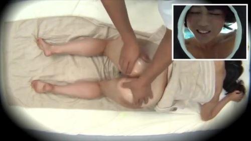 気持ち良すぎて、素朴な顔に乱れが映り、男の欲情を刺激