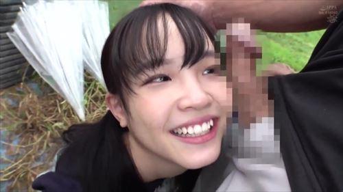 官能的なシーンを思い浮かべて、肉体的な接触を詳しく描写する
