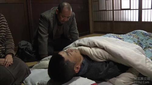 エロティックな高速貫通を様々な体勢で激しく打ちつける