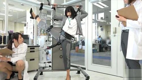 開脚させちゃった感じすぎちゃって、もうダメもー、イクぅ