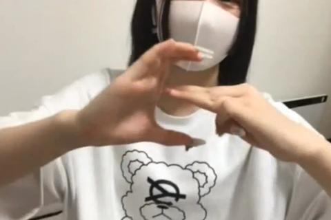 【ライブチャット】Eカップの美巨乳美少女が生活感あふれる部屋からエロ配信