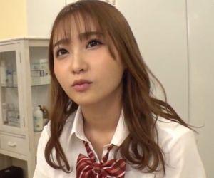 【保健室】脱がせてみると見た目からは想像もしていなかったTバック下着！バックからのピストンでエロスな本性を引き出させる