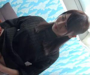 【素人】突然のことにびっくりしながらもだんだんと気持ちよくなっていく！男性器を丸っと飲み込んで圧迫するエロマ〇コ