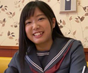 【寝バック】激しくピストンされると初々しい表情で感じてしまう！超絶美しいルックスで男を悩殺する