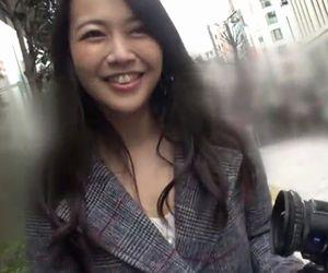 【女子大生】ホテルに連れ込んで出会ったばかりの男性とSEXしちゃう！男女が交わった瞬間に感度が最高潮に達する