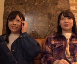 【体操服】友達に見られながらでもエッチなことして気持ちよくなっている！こんなに綺麗な外見で男を悩殺する