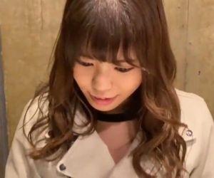 【巨乳】立ちバックでチンポを入れられ激しくピストン！バックからの刺激でエロスな本性を開花させる