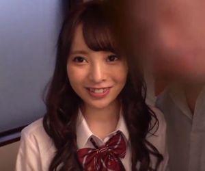 【近親相姦】ママには内緒で隠れてエッチなことしちゃってます！火照ったま〇こにヌルっと挿入
