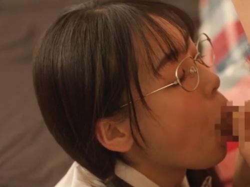「淫乱な女子校生が性的衝動に目覚める！」
