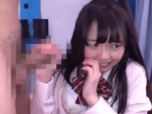 セクシー美女が壁ちんこを徹底的に攻めまくり・・・悶絶の絶頂へ！