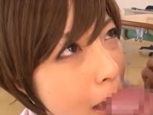 セクシーなカワイ子ちゃんが魅惑のエロコスプレで大胆に挑発！