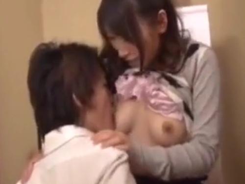 「背徳感満載！他人の妻を喘がせる興奮と愛する妻の喘ぎ声」