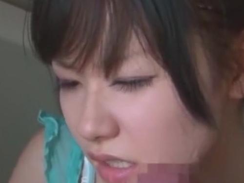 【必見】美しい女子が突然の変態男に襲われ・・・イラマチオを強要される瞬間！