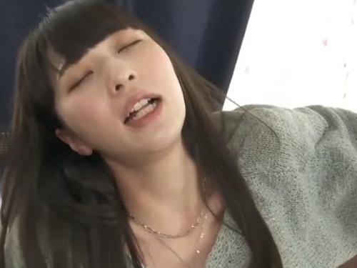 【衝撃告白】清純ロリ美少女が素人ナンパでクンニされてイキ潮を撒き散らす体験！