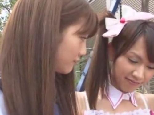「女装アイドルのペニスを舐める女子校生の驚愕映像！」