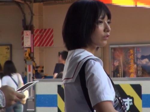 「美少女×セーラー服」淫乱女子校生が電車内で痴漢プレイされ快感に堕ちていく