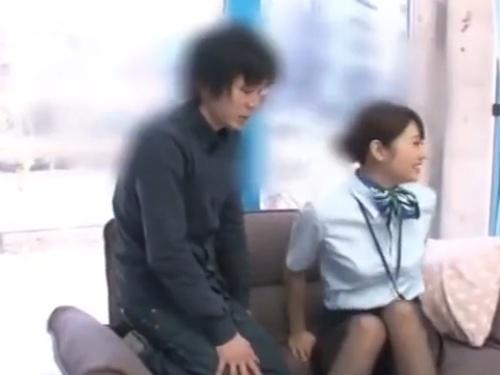 「美女の股間からのエッチな展開！予想外の展開に胸が高鳴る！」