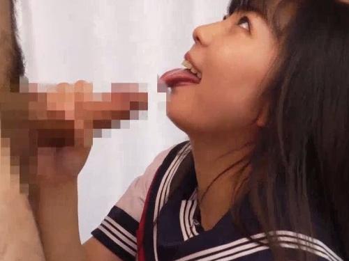 「父親の巨大なペニスに小柄な娘が悶える！」