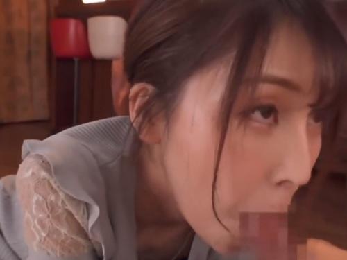 「美貌の女神・星谷瞳が初めての作品で見せる・・・魅惑的なフェラテクニックにメロメロ！」
