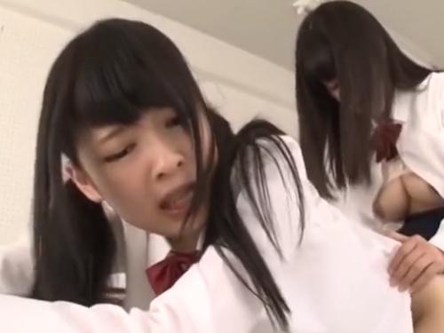 学園生活の秘密！朝から興奮が止まらない女子学生とのシゴキ合い！
