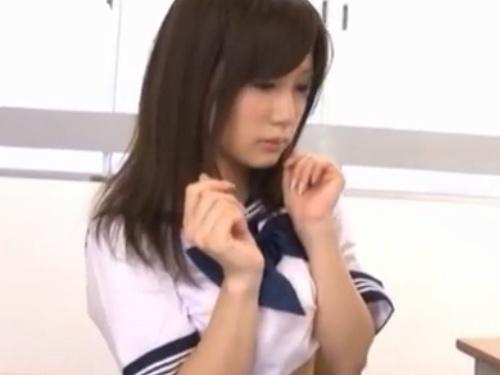 「球児を励ますため・・・美少女マネージャーが手コキフェラで奮起！」