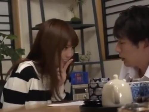 「伊藤りなのムチムチ美乳がコタツで誘惑する！要注意！」