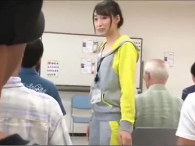 【エロ動画】気持ちよくなって抵抗できなくなるお姉さん！この可愛いルックスで異性を悩殺する