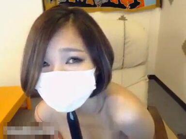 ライブチャット「ち◯こパンパン？破裂しちゃうんじゃない？w見える乳首？」美巨乳淫乱お姉さん！