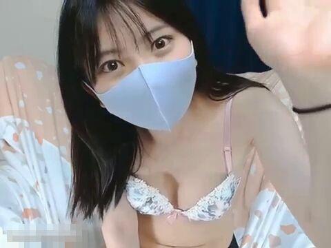 ライブチャット「脇？こんな！一緒にオナニーしてくれる？谷間？ギュゥゥゥw」スケべドマゾ美少女がエロ配信！