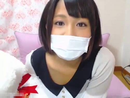 ライブチャット「今見えた？ダメだw最近事故るぅw」キャミに浮かぶビンビン乳首スケベ発情娘！