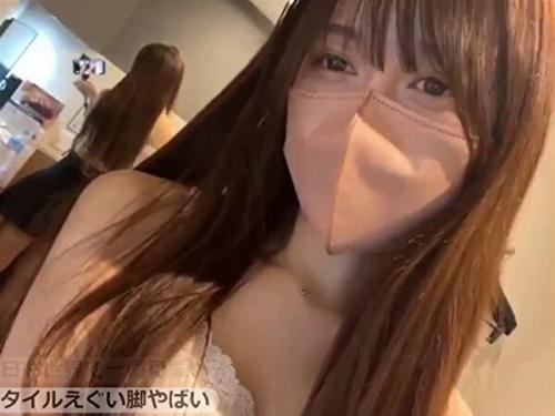 ライブチャット「脱がせて！顔にかけたい？パンツめっちゃ見えたwめっちゃ濡れてるのわかるw」ミニスカ美乳セクシーお姉さん！