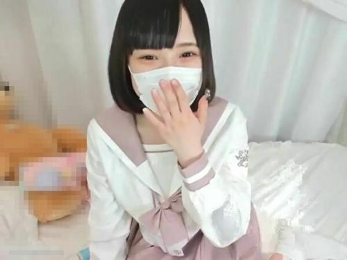 ライブチャット「天使だよwナイトブラで育乳し始めました！これ以上おっきくw」発育中セーラー服美少女！
