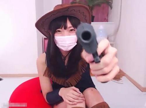 ライブチャット「玉袋バンッ！ノーブラです！エッチしよぉ！」ビンビン乳首淫乱カウガール美少女！