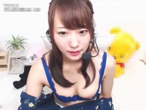 ライブチャット「見せるように？こう？ハァハァ…」ムラムラ清楚お嬢様がビンビン乳首オナニー！