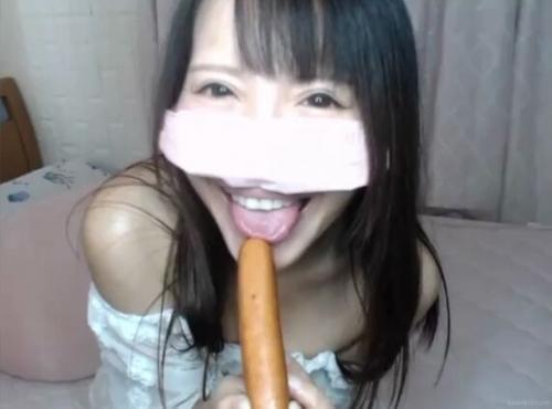 ライブチャット「チュパチュパ！ゆっくり舐めるの好きw先っぽやばい？」セクシー喘ぎ声ドマゾお嬢様がフェラ・リモバオナニー！